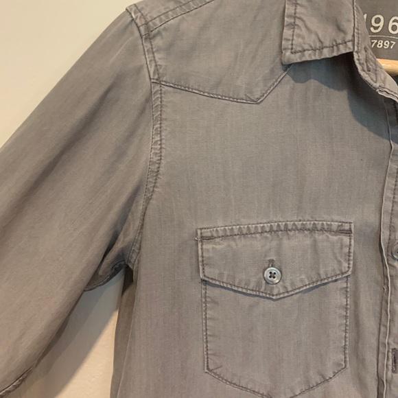 GAP 1969 100% Tencel Button Down - Picture 5 of 7